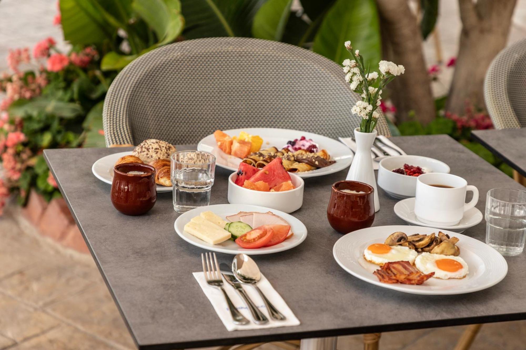 Hotel Louis Paphos Breeze Klorakas Esterno foto